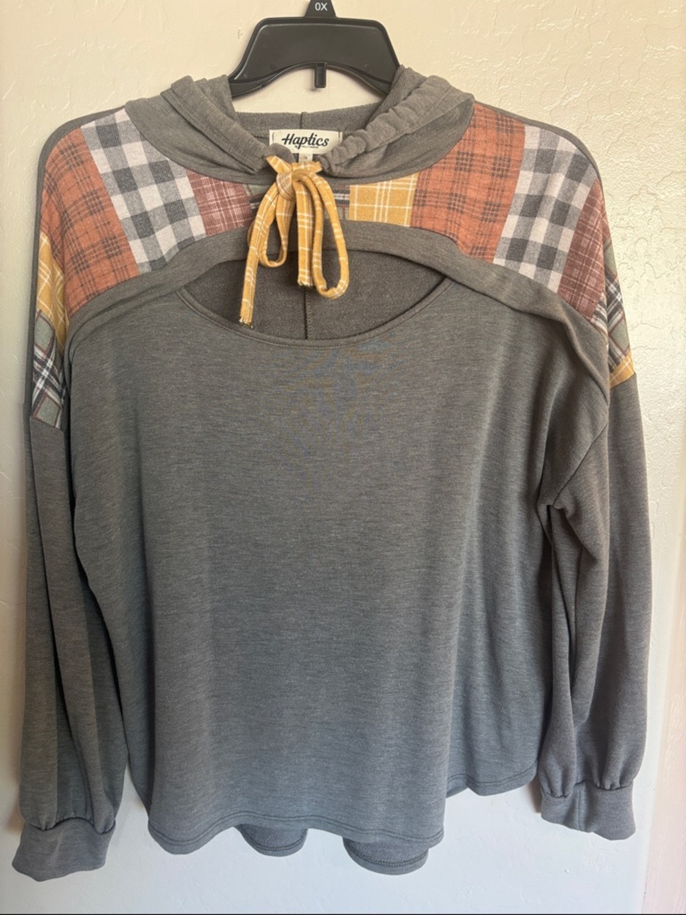 Women's green  Hooded Plaid Trim Top